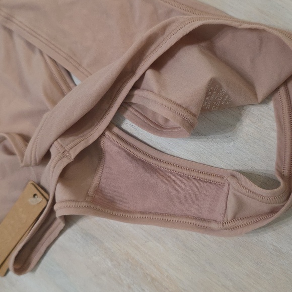 SKIMS Fits Everybody Thong NWT 4X DUSK - Picture 6 of 8